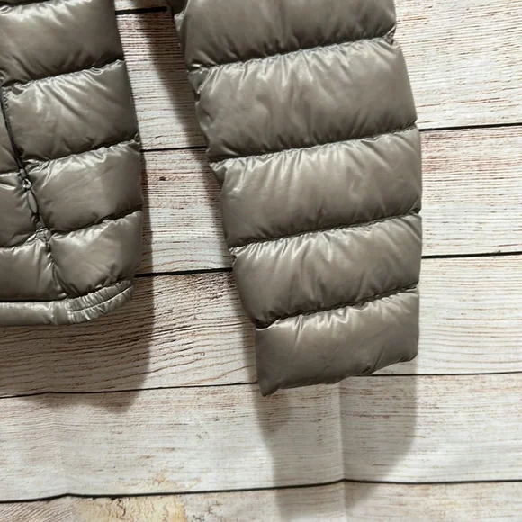 Jacket - Picture 3 of 4